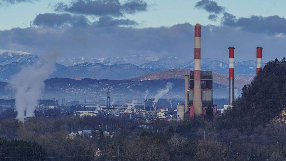 In den meisten Landeshauptstädten (im Bild der Kraftwerkspark Mellach bei Graz) spielt das Erdgas auch in der Fernwärmeversorgung eine tragende Rolle