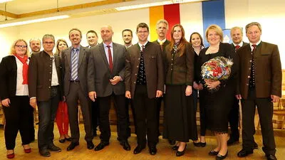 Bürgermeister Gruber und Bezirkshauptfrau Egger-Grillitsch (mitte) mit dem Kappler Gemeinderat