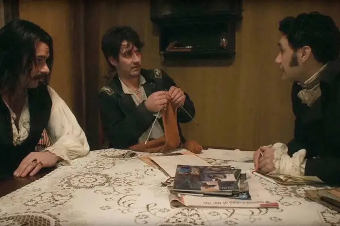 49. 5 Zimmer, Küche, Sarg (2014) von Taika Waititi. Hier schreit man nicht vor Angst, sondern vor Lachen. Die Vampir-WG Viago, Vladislav, Deacon und Petyr hat im heutigen Wellington (Neuseeland) mit der Sonne und konkurrierenden Werwölfen zu kämpfen. Gruselfaktor 4/10.
