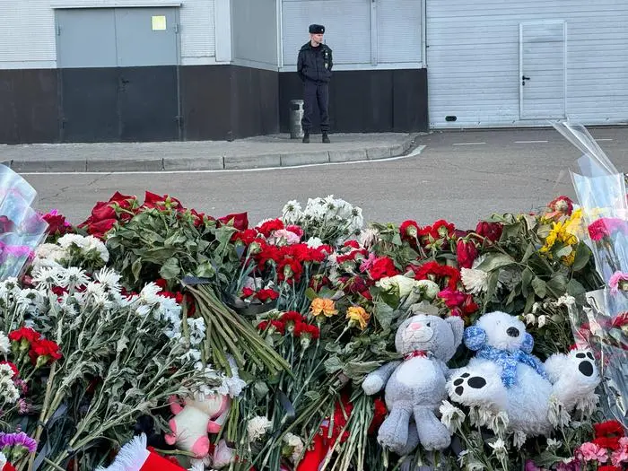 27.03.2024. Russia. Moscow. A spontaneous memorial in memory of those killed in the terrorist attack outside the Crocus City Hall concert hall. Sergey Petrov/NEWS.ru PetrovxSergey