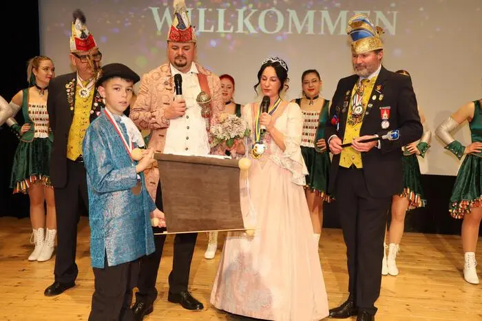 Die Gildenmitglieder boten bei drei Faschingssitzungen ein gigantisches Showprogramm mit Büttenrede, Musik und Kabarett