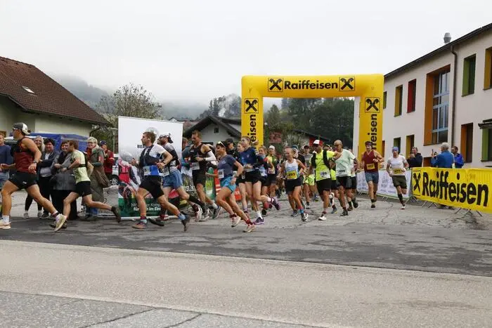 Damit der Lauf erfolgreich über die Bühne gehen kann, sind zahlreiche Helferinnen und Helfer im Einsatz