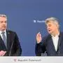 20230705 Ministerrat WIEN, OESTERREICH - 5. JULI: Bundeskanzler Karl Nehammer OEVP und Vizekanzler Werner Kogler Gruene beim Pressefoyer nach dem Ministerrat im Parlament am 5. Juli, 2023 in Wien, Oesterreich. 230705_SEPA_32_022 Copyright: xMartinxJuenx SEPAxMedia