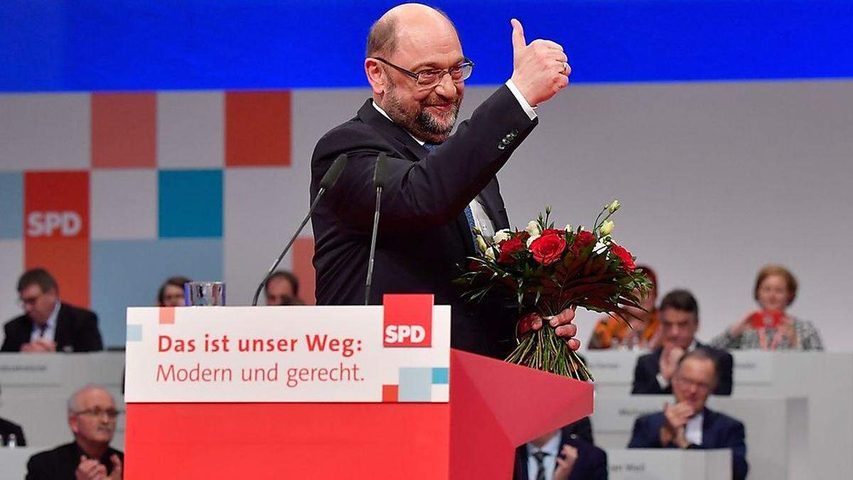 Schulz wurde mit 81,9 Prozent der Stimmen als Parteichef wiedergewählt