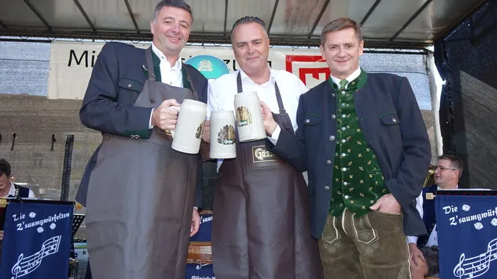 Die beiden Minister Jörg Leichtfried und Hans Peter Doskozil mit Leobens Hausherr, Bürgermeister Kurt Wallner (v. l.)
