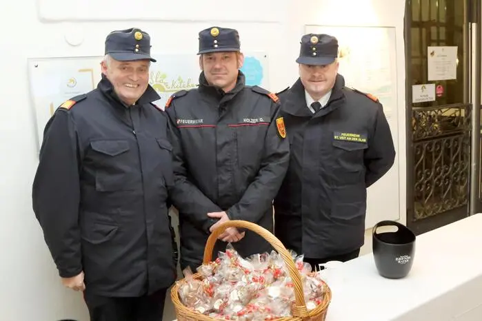 Ein Video gibt es auf Facebook Kleine Zeitung St. Veit/Feldkirchen zu sehen! Klicken Sie sich durch die Fotogalerie
