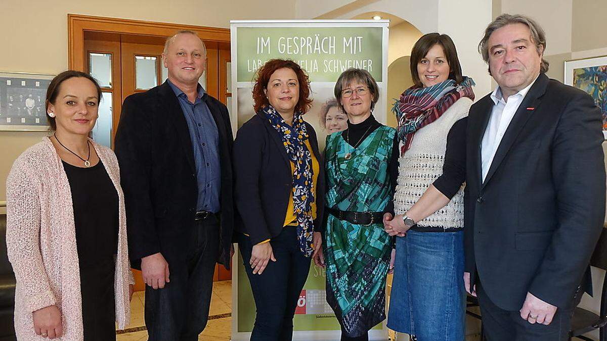 Elke Mori (Lebenshilfe), Gerhard Roßmann (Stephanus), Landtagsabgeordnete Cornelia Schweiner, Monika Brandl (Lebenshilfe), Bettina Taucher (Jugend am Werk) und Walerich Berger (Jugend am Werk) 