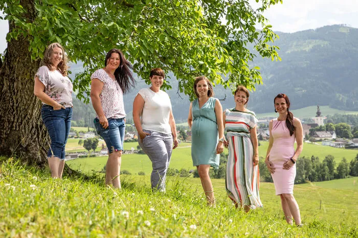 Der Vorstand des "Finkenhofs", mit voller "Frauenpower" bei der Sache