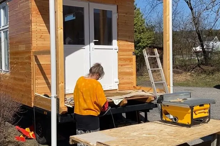 Ebenfalls soll im Laufe der Jahre eine Tiny-House-Siedlung am Areal entstehen. Zwei Minihäuser stehen bereits, "do it yourself" versteht sich.