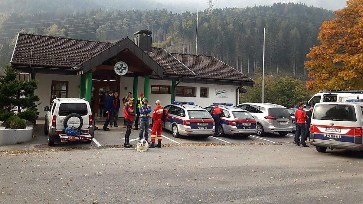 Zahlreiche Einsatzkräfte suchten nach dem Vermissten