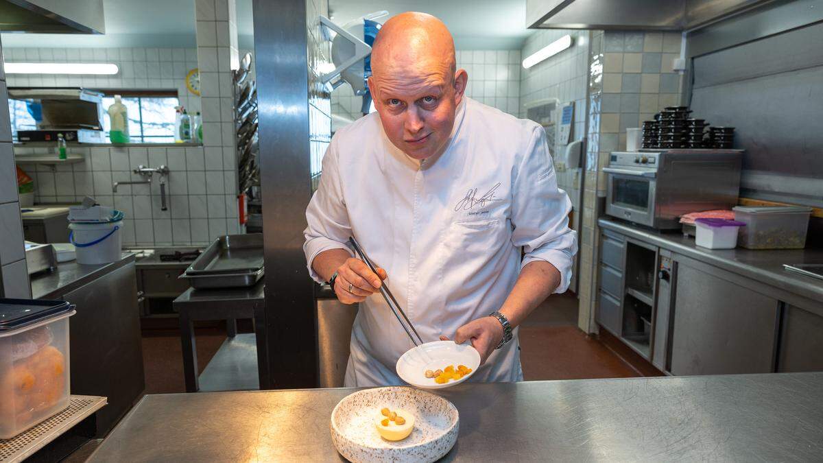 Stefan Lastin kocht jetzt auf der Gamskogelhütte am Katschberg