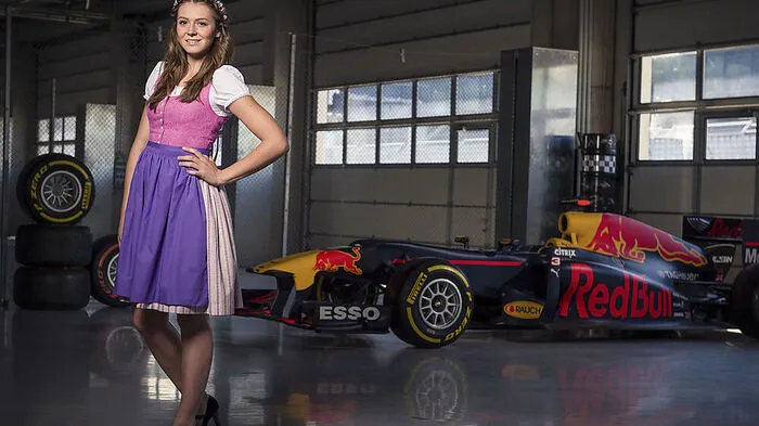 Die 19-jährige Laura Jöbstl aus Frantschach-St. Gertraud wurde als eines von 50 „Grid Girls“ ausgewählt