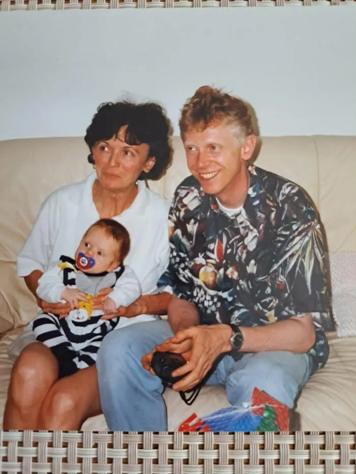 Junges Familienglück: Ein Fotos aus dem Jahr 1999 mit ihrem Sohn, aufgenommen in Bonn