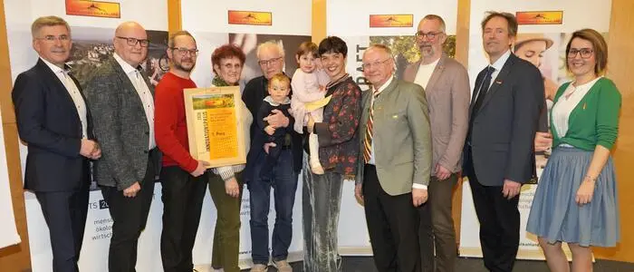 Hauptpreis für Martin Gutmann und seine Frau Silvia Brandi. Sie überzeugten mit ihrem „Farmlab“ in Kapfenstein, in dem alte Handwerkstechniken mit neuen Möglichkeiten zeitgemäß interpretiert werden