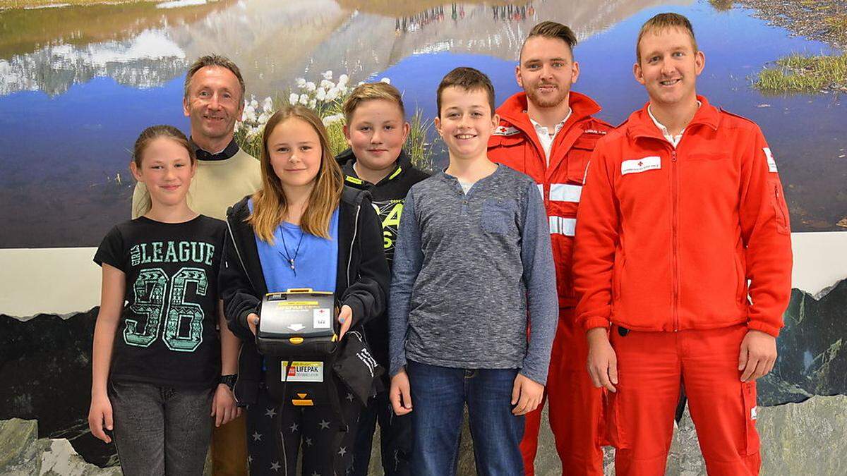 Melanie Gorgasser, Gustav Tengg, Yvonne Steiner, Benjamin Suntinger, Marcel Ladinig und die Rettungssanis Josef Lindler und Florian Obermoser