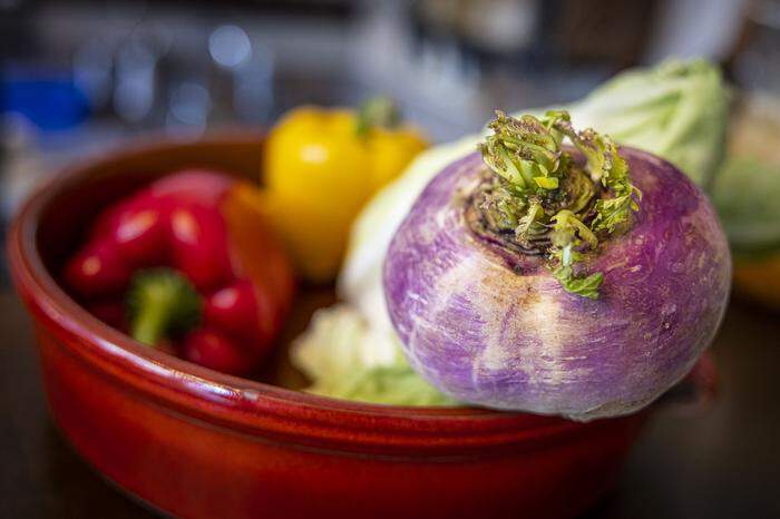 Am Geschmack liegt es nicht, dass dieses Gemüse in Vergessenheit geraten ist: Die Navette schmeckt mild, zart und herrlich süß, aber doch auch ein wenig scharf.