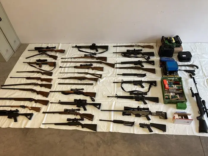 Ein Teil der in der Gemeinde Ruden sichergestellten Waffen