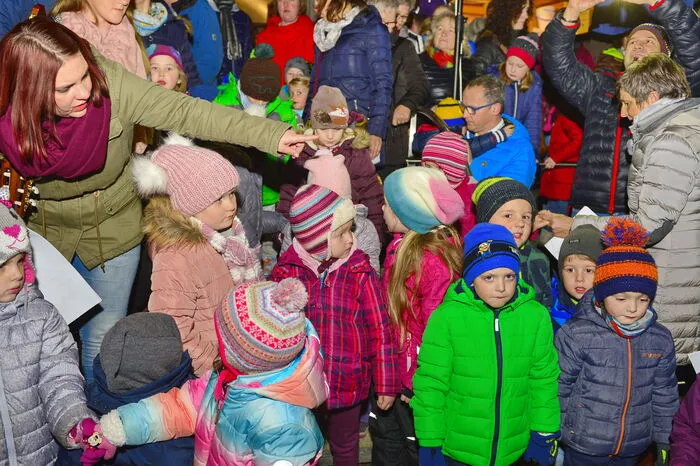 Auch die Kinder der Kindergärten Murau, St. Egidi und Laßnitz waren gekommen, um ihre Weihnachtslieder zu singen.
