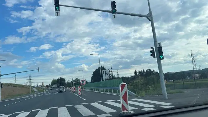 An der neuen Kreuzung Albersdorf-Süd entsteht bereits die neue Abbiegespur