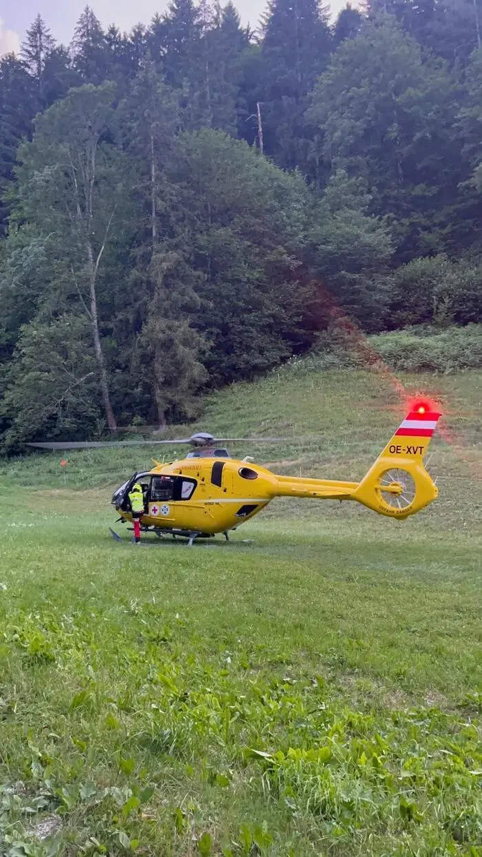 Wegen einer Knöchelverletzung am Hochanger rückte am Dienstag der Helikopter aus