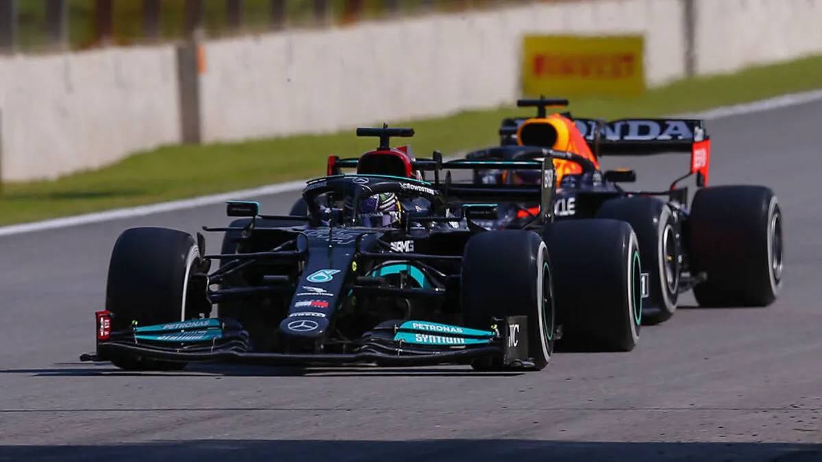 Der Zweikampf wird härter und härter