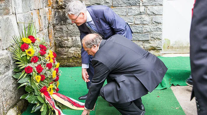 Landeshauptmann Kaiser und Landesrat Holub legten am Loiblpass einen Kranz nieder