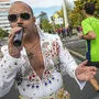 Kriendlhofer tritt als Elvis-Imitator (hier beim Graz-Marathon) auf