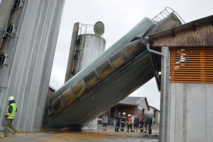 Ein leerer Futtersilo wurde in Wienings (ebenfalls Gemeinde Groß-Siegharts) Opfer einer Sturmböe.  