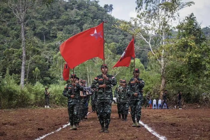Conflict in Myanmar This photo taken on October 27, 2022 shows Justice people defence force JPDF force held a military parade as a year anniversary event of the establishment of the force in Demoso Towhship, Kayah State, Myanmar. JPDF based in Demoso Township also fight together with the joint force of KA, Karenni Nationalities Defence Force KNDF and other local PDF. Since 2021, Myanmar has been engulfed in a civil war following a military coup that overthrew the democratically elected government. The military responded violently to protests against the coup, plunging the country into chaos. This has led to a humanitarian crisis, with widespread terror, arrests, disappearances, and torture. The UNHCR reports that thousands of people hav Copyright: xMatrixxImagesx/xMarxNawx
