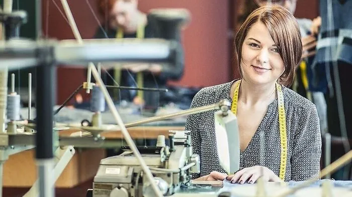 Modeschüler aus Graz machten aus alten Jeans neue Unikate
