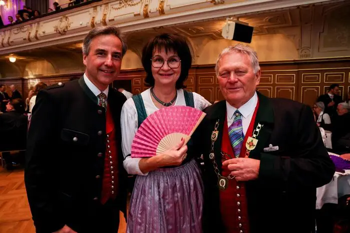 Kleinbauer Siegfried Nagl gemeinsam mit Ehefrau Andrea und Großbauer Wolfgang Malik