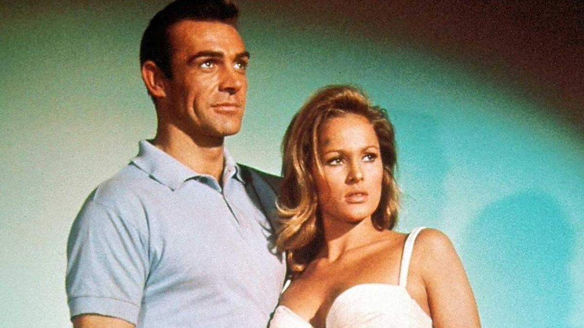 Sean Connery und Ursula Andress in &quot;James Bond jagt Dr. No&quot;