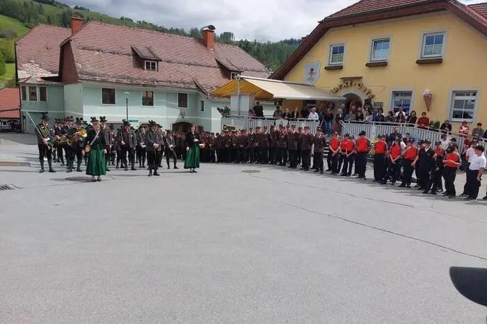Gemeinsam mit den Wehren aus Feistritz und Peterdorf beging die Feuerwehr St. Peter am Sonntag traditionsgemäß den Florianitag.