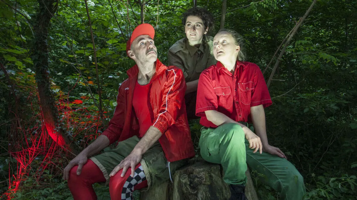 "Wenn der Wald von der Stadt erzählt" mit Florian Tröbinger, Naemi Latzer und Kirstin Schwab.