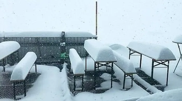 Bild von Ende April. Auch Mitte Mai liegt noch ähnlich viel Schnee