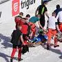 Daniel Andre Tande wurde in Planica nach seinem Sturz abtransportiert.