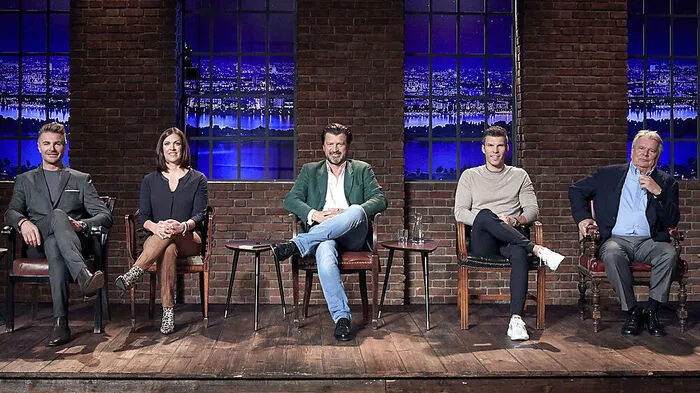 Investorenrunde Leo Hillinger, Katharina Schneider, Martin Rohla, Florian Gschwandtner und Hans Peter Haselsteiner im Puls-4-Studio