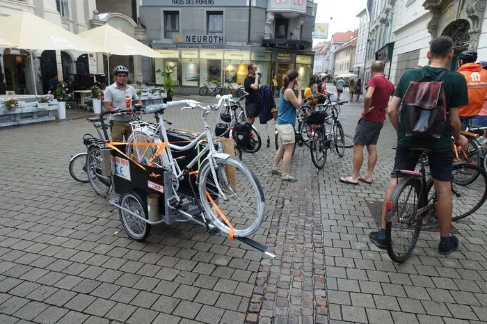 In Gedenken an einen 65-jährigen E-Bikefahrer, der im Juni in Graz-Andritz seinen schweren Kopfverletzungen erlegen ist...