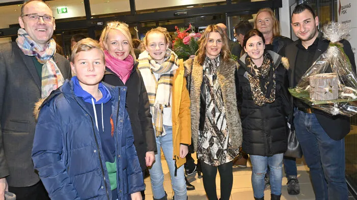 Volles Haus bei der Eröffnung vom Restaurant "Juicy-Lucy" im Spittaler Porcia-Center.