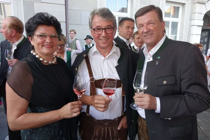 Die Kitzecker Bürgermeisterin Ursula Malli, Weinbaudirektor Werner Luttenberger, Vizebürgermeister Karlheinz Hödl aus Leibnitz.
