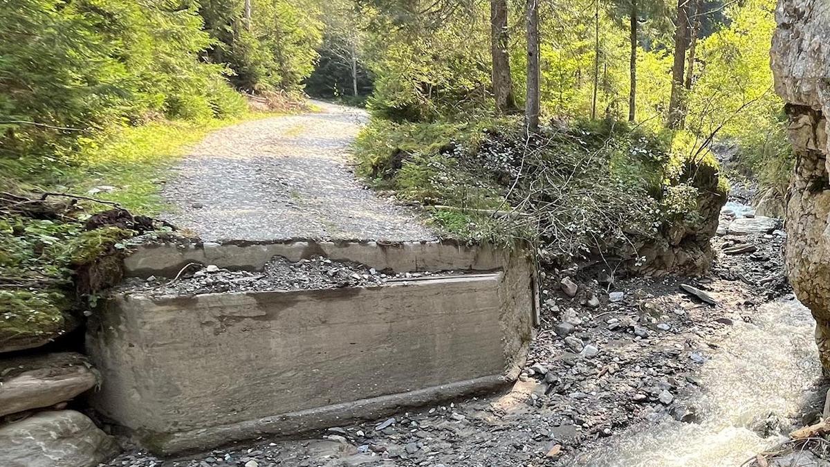 Die Brücke beim Siflitzgrafen hat es durch die Unwetter weggerissen