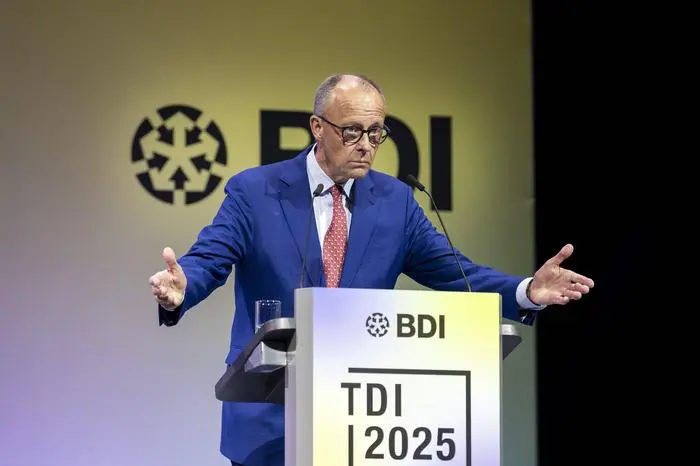 Bundeskanzler Friedrich Merz beim TDI 2025 Bundeskanzler Friedrich Merz CDU hält die Eröffnungsrede zum Tag der Industrie 2025 im Gosometer Berlin, organisiert vom BDI. *** Federal Chancellor Friedrich Merz at TDI 2025 Federal Chancellor Friedrich Merz CDU gives the opening speech at the Day of Industry 2025 in the Gosometer Berlin, organized by the BDI Copyright: xEVENTPRESSxJeremyxKnowlesx