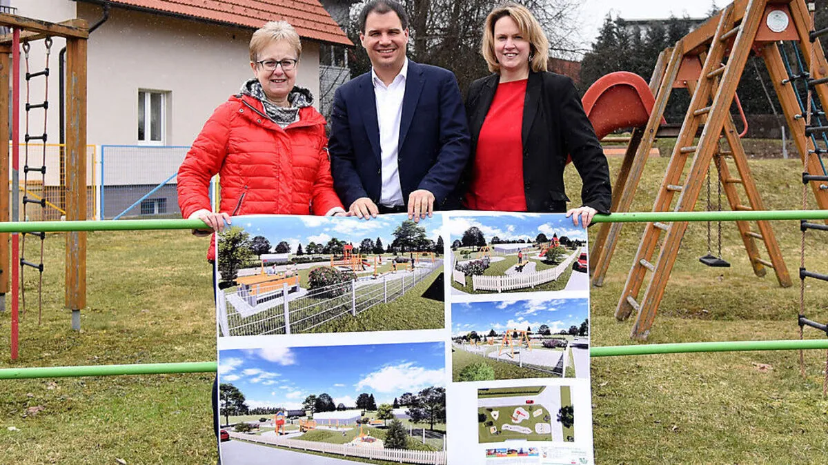 Schickhofer besuchte in der Bauphase den Spielplatz mit Schutting (l.) und Lechner