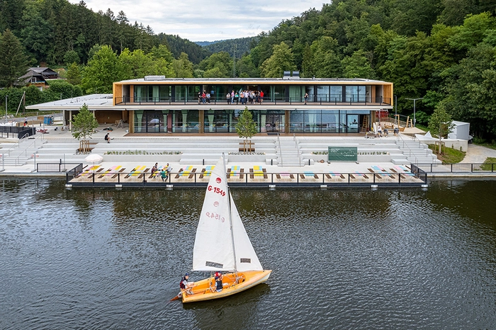 Im Jahr 2020 hatte das Referat Hochbau der Stadtbaudirektion einen Architekturwettbewerb für die Gestaltung des neuen Restaurants samt Freizeiteinrichtungen und Hochwasserschutz europaweit aus. Dabei setzte sich das Grazer Büro Pittino &amp; Ortner ZT GmbH unter 53 eingereichten Vorschlägen durch, sodass im Frühjahr 2021 mit dem Bau begonnen werden konnte.