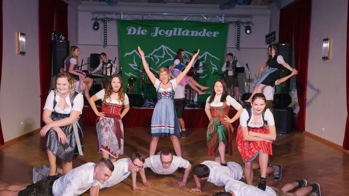 Traditionellerweise lud die Landjugend Pöllau auch heuer wieder ins Schloss Pöllau zum Landjugendball, um gebührend ins neue Jahr zu starten.