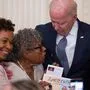 US-Präsident Biden mit den Nachkommen von Sklaven