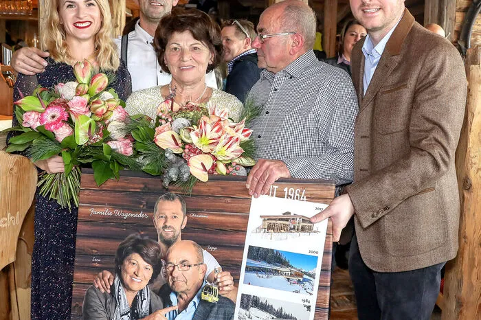 Seilbahn-Geschäftsführer Arthur Moser bedankte sich bei der Pächter-Familie für ihr Engagement.