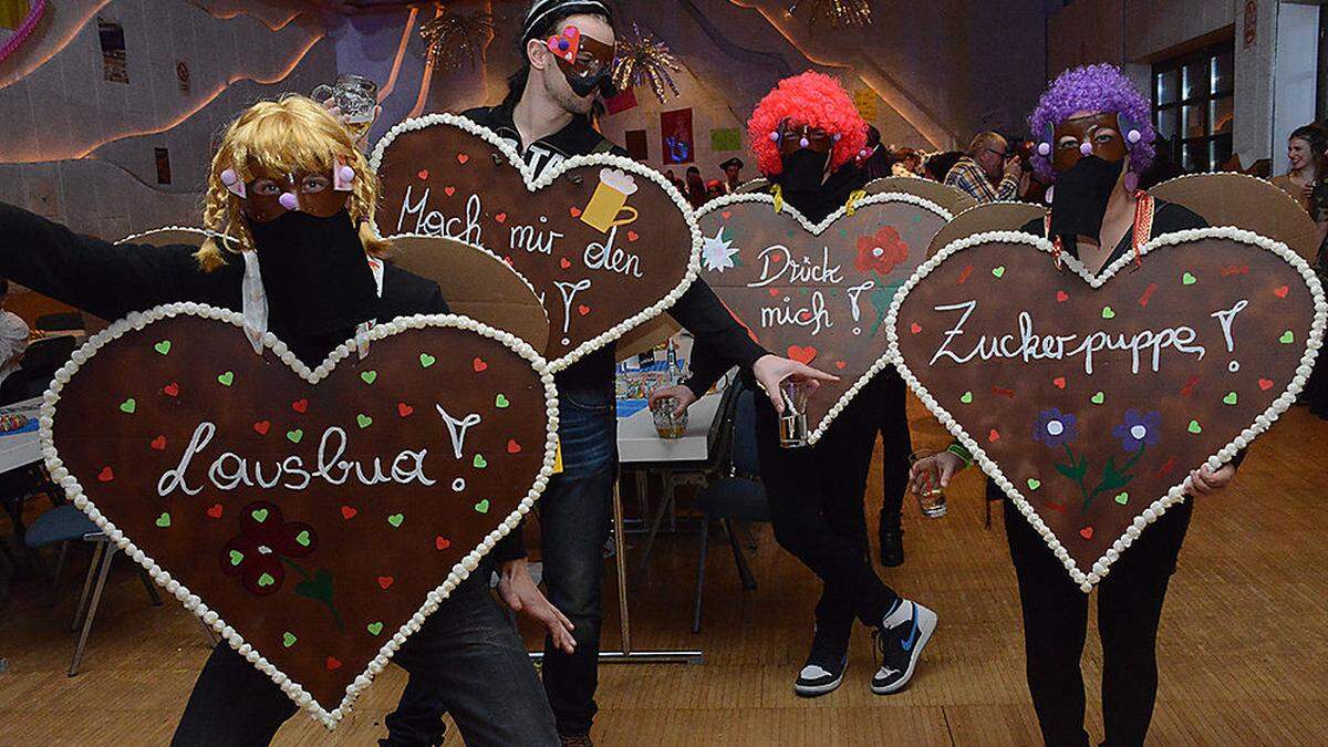 Die Lebkuchen-Gang beim Ball in Zlan