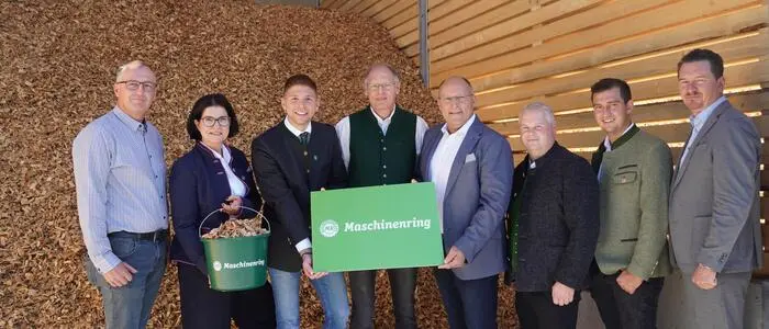 Die Ehrengäste bei der feierlichen Eröffnung des Biomasseheizwerks