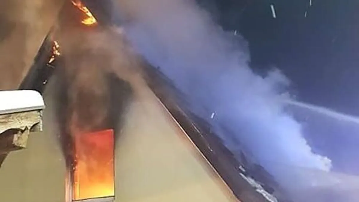 Flammen schlugen aus dem Obergeschoss